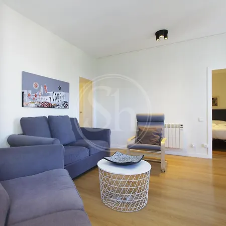 Gran Via Monumental Apartment *